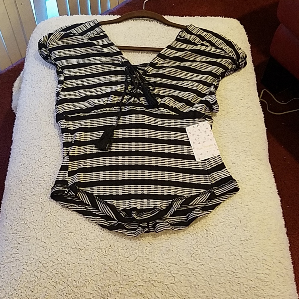 Free People B/W sweetheart blouse